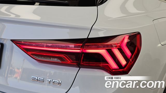 Audi Q3 (F3) 35 TDI Premium Sportback 2022 — фото 23