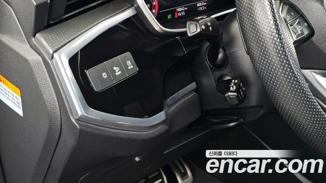 Audi Q3 (F3) 35 TDI Premium Sportback 2022 — фото 28