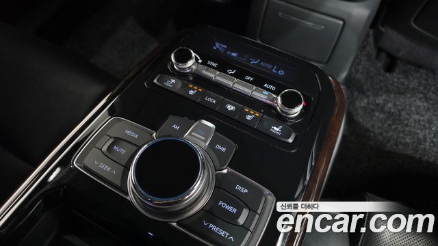 Genesis EQ900 3.8 GDI AWD Premium Luxury 2018 — фото 37