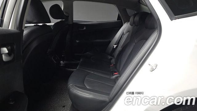Kia K5 (II) LPI MX Prestige 2018 — фото 26
