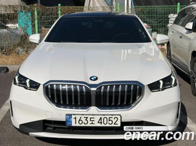 BMW 5 Series (G60) 520i