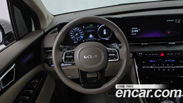 Kia Carnival (IV) Gasoline 7-seater Limousine(Special vehicle) 2023 — фото 17