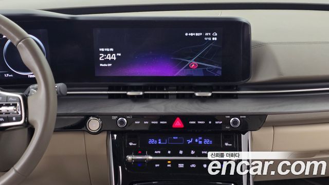 Kia Carnival (IV) Gasoline 7-seater Limousine(Special vehicle) 2023 — фото 18