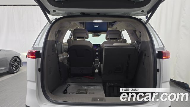 Kia Carnival (IV) Gasoline 7-seater Limousine(Special vehicle) 2023 — фото 24