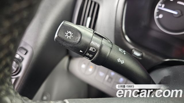 Hyundai Grand Starex Van 5-Seater Smart 2020 — фото 17
