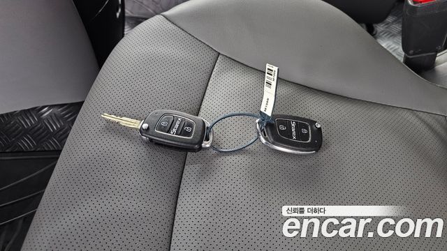 Hyundai Grand Starex Van 5-Seater Smart 2020 — фото 27