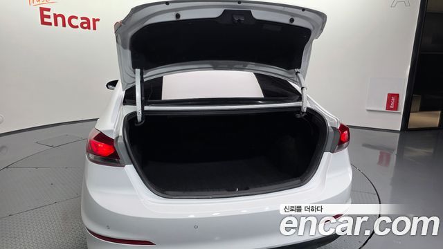 Hyundai Avante (AD) 1.6 GDI Value Plus 2018 — фото 31