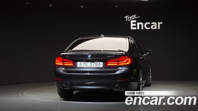 BMW 5 Series (G30) 530i xDrive Luxury Plus 2018 — фото 4