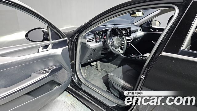 Kia K5 (III) 2.0 Trendy 2023 — фото 26