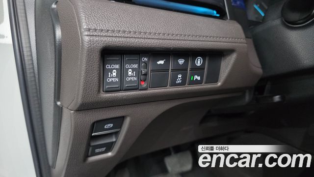 Honda Odyssey 3.5 5th 2023 — фото 12