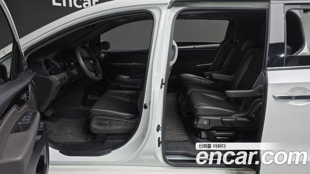 Honda Odyssey 3.5 5th 2023 — фото 16