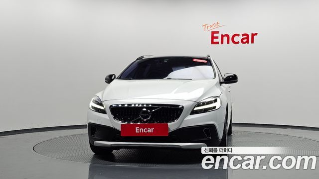 Volvo V40 Cross Country D3 2018 — фото 3