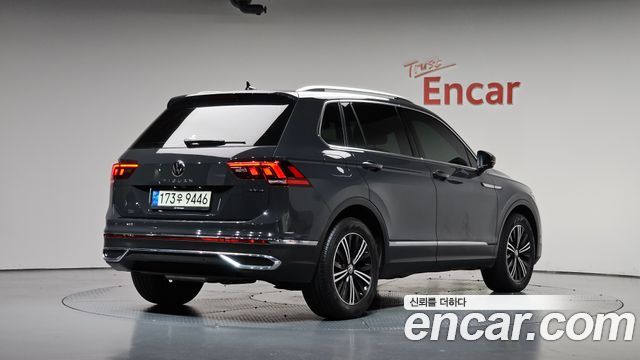 Volkswagen Tiguan (II) 2.0 TDI Premium 2022 — фото 2