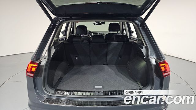 Volkswagen Tiguan (II) 2.0 TDI Premium 2022 — фото 20