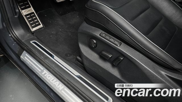 Volkswagen Tiguan (II) 2.0 TDI Premium 2022 — фото 36