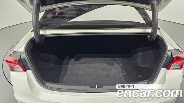 Kia K5 (III) 2.0 Prestige 2022 — фото 20