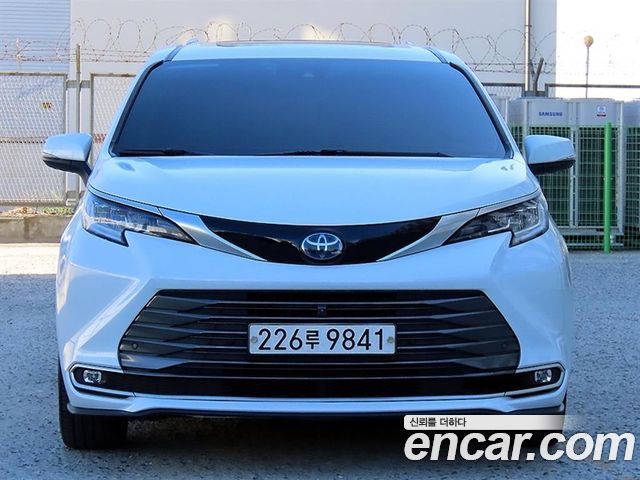 Toyota Sienna (IV) 2.5 Hybrid 2WD