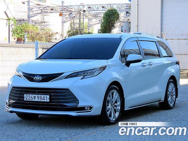 Toyota Sienna (IV) 2.5 Hybrid 2WD 2022 — фото 2