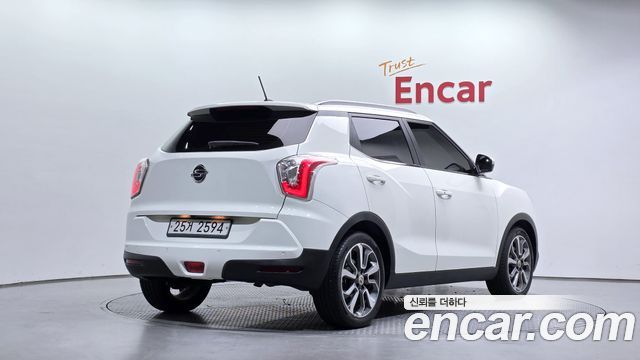 KG Mobility (SsangYong) Tivoli LX 2WD HI-DLX 2015 — фото 2