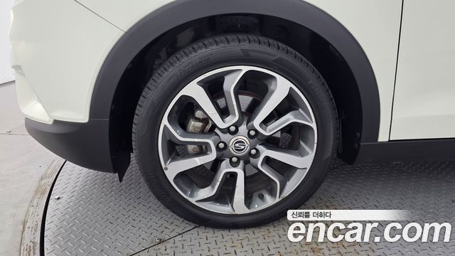 KG Mobility (SsangYong) Tivoli LX 2WD HI-DLX 2015 — фото 5