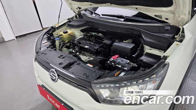 KG Mobility (SsangYong) Tivoli LX 2WD HI-DLX 2015 — фото 6