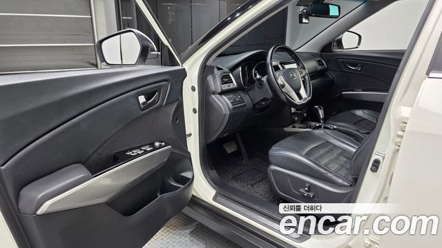 KG Mobility (SsangYong) Tivoli LX 2WD HI-DLX 2015 — фото 10