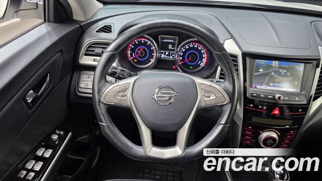 KG Mobility (SsangYong) Tivoli LX 2WD HI-DLX 2015 — фото 13