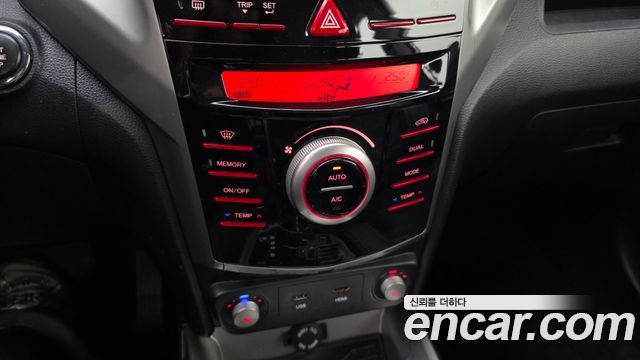 KG Mobility (SsangYong) Tivoli LX 2WD HI-DLX 2015 — фото 17