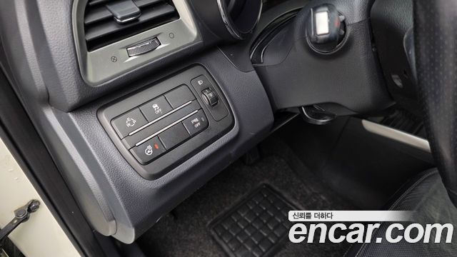 KG Mobility (SsangYong) Tivoli LX 2WD HI-DLX 2015 — фото 18