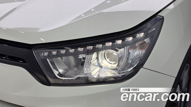 KG Mobility (SsangYong) Tivoli LX 2WD HI-DLX 2015 — фото 22