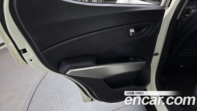 KG Mobility (SsangYong) Tivoli LX 2WD HI-DLX 2015 — фото 25