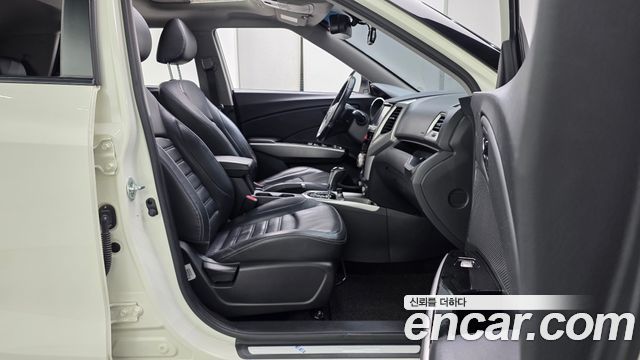KG Mobility (SsangYong) Tivoli LX 2WD HI-DLX 2015 — фото 26
