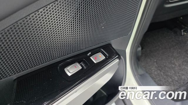 KG Mobility (SsangYong) Tivoli LX 2WD HI-DLX 2015 — фото 27