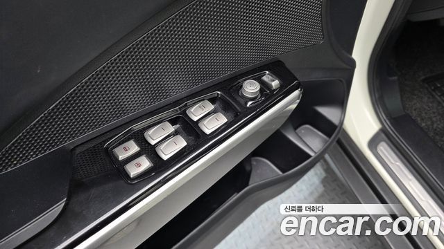 KG Mobility (SsangYong) Tivoli LX 2WD HI-DLX 2015 — фото 28