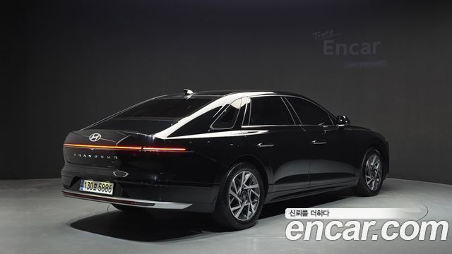 Hyundai Grandeur (GN7) 2,5 Gasoline 2WD Premium 2023 — фото 2