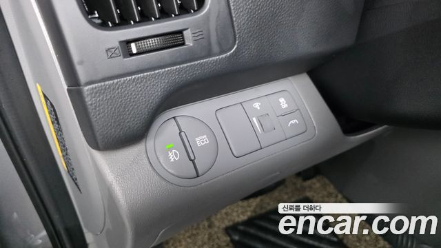Hyundai Grand Starex 5-Seater VAN Smart 2018 — фото 18
