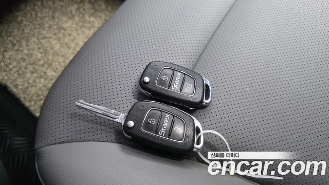Hyundai Grand Starex 5-Seater VAN Smart 2018 — фото 30