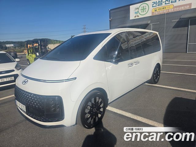 Hyundai Staria HEV 1.6 Lounge 9-Seater Inspiration 2025 — фото 3