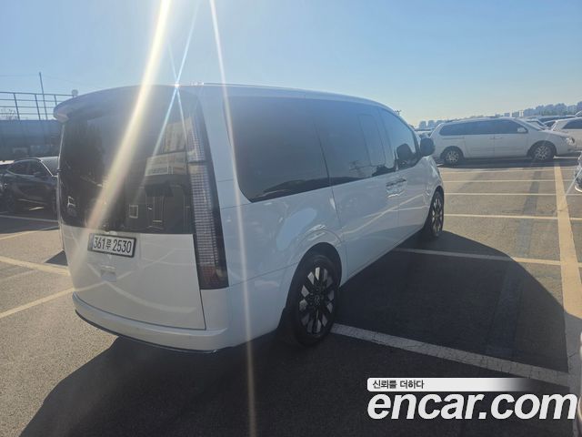 Hyundai Staria HEV 1.6 Lounge 9-Seater Inspiration 2025 — фото 4