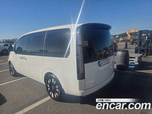 Hyundai Staria HEV 1.6 Lounge 9-Seater Inspiration 2025 — фото 6