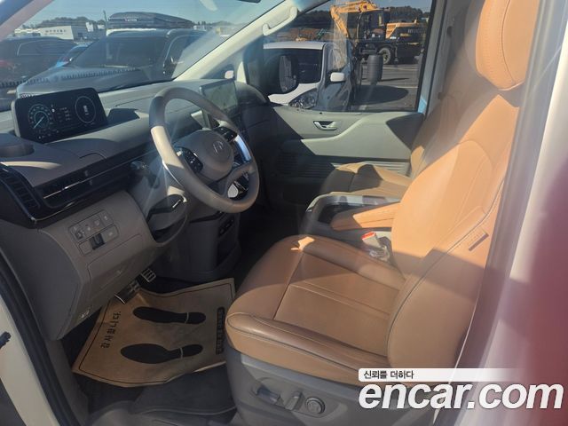 Hyundai Staria HEV 1.6 Lounge 9-Seater Inspiration 2025 — фото 18
