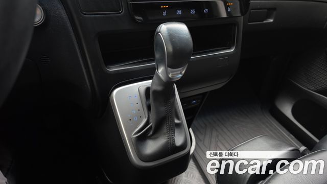 Hyundai Staria Cargo 3-Seater Modern 2022 — фото 9