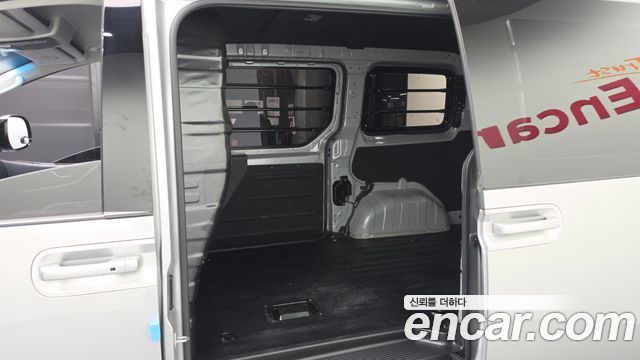 Hyundai Staria Cargo 3-Seater Modern 2022 — фото 11