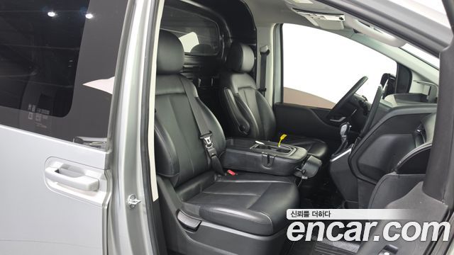 Hyundai Staria Cargo 3-Seater Modern 2022 — фото 12