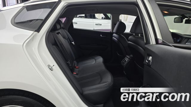 Kia K5 (II) 2.0 MX Prestige 2016 — фото 11