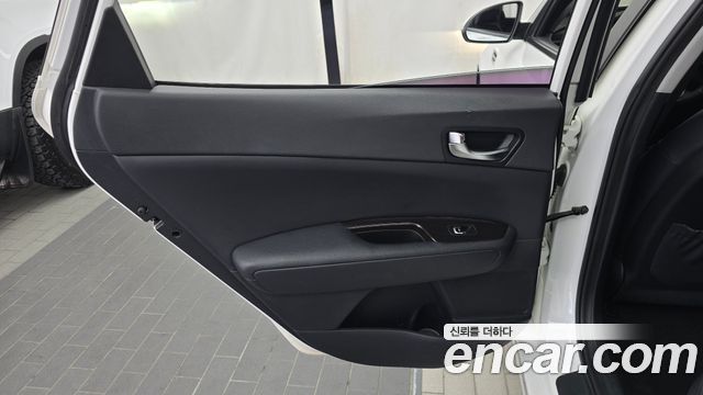 Kia K5 (II) 2.0 MX Prestige 2016 — фото 25