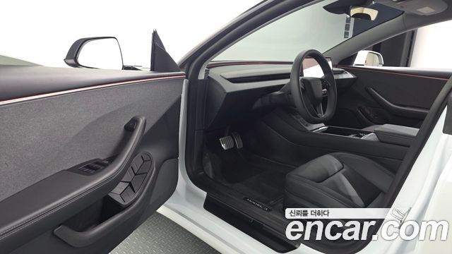 Tesla Model 3 RWD 2025 — фото 10