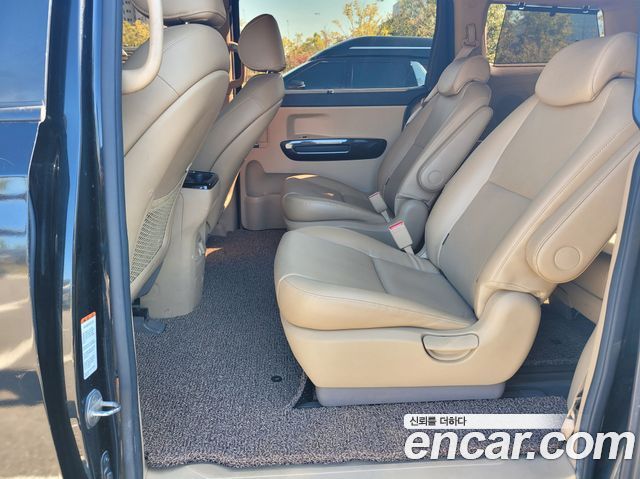 Kia Carnival 9-seater Prestige 2016 — фото 5