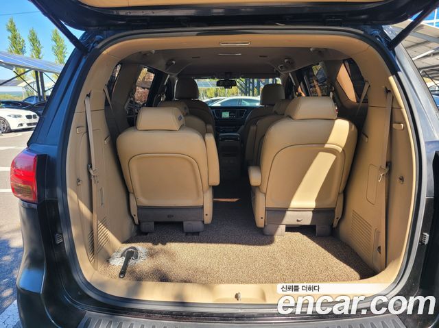 Kia Carnival 9-seater Prestige 2016 — фото 7