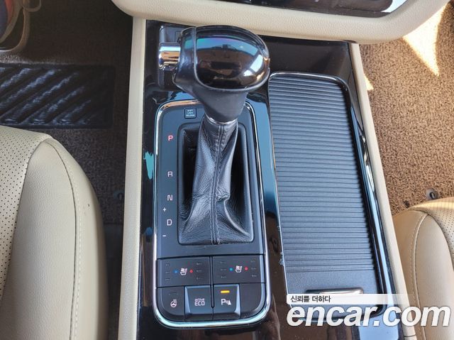 Kia Carnival 9-seater Prestige 2016 — фото 9
